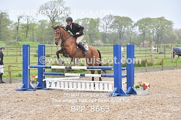 BPP_8663 - CLASS 24 SUN Senior BritiNovice/ 90cm Open