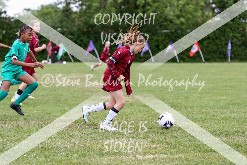 1DX31962 - Covingham Park V Tadpole Farm
