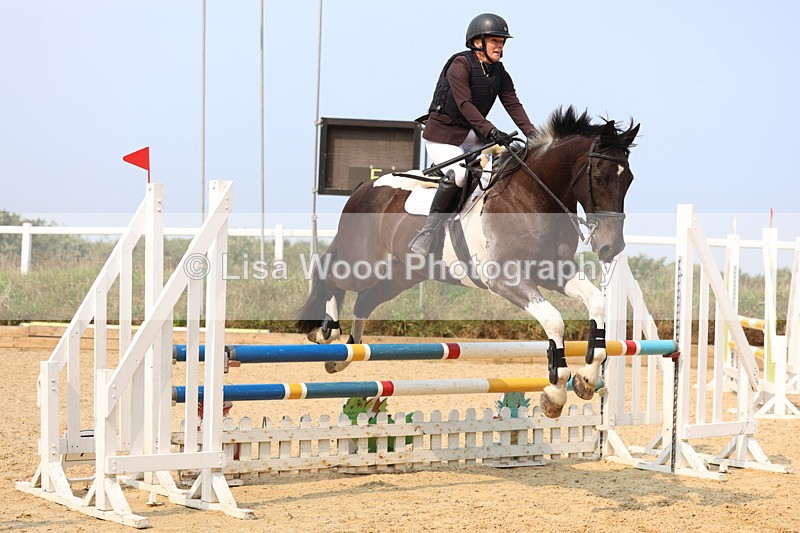3E7A1314 - Class 4: Senior British Novice/90cm open
