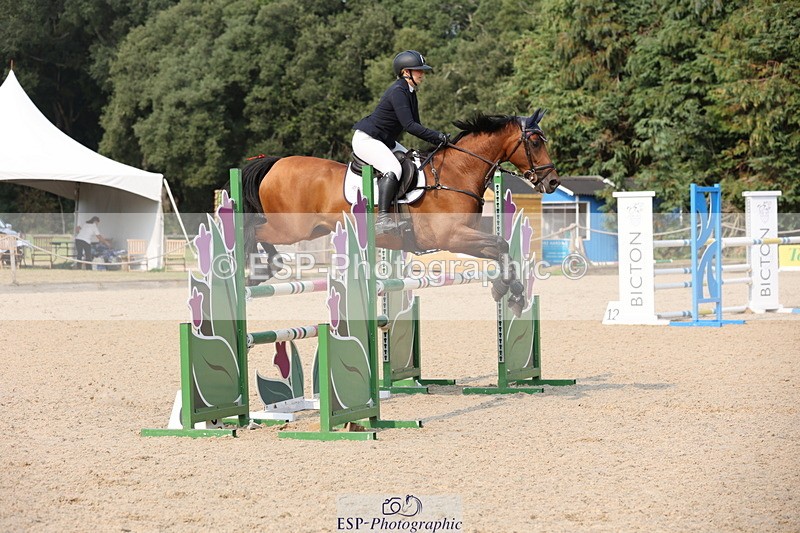 250816A-160650-02646 - Cls 9 Snr 1.10m Open