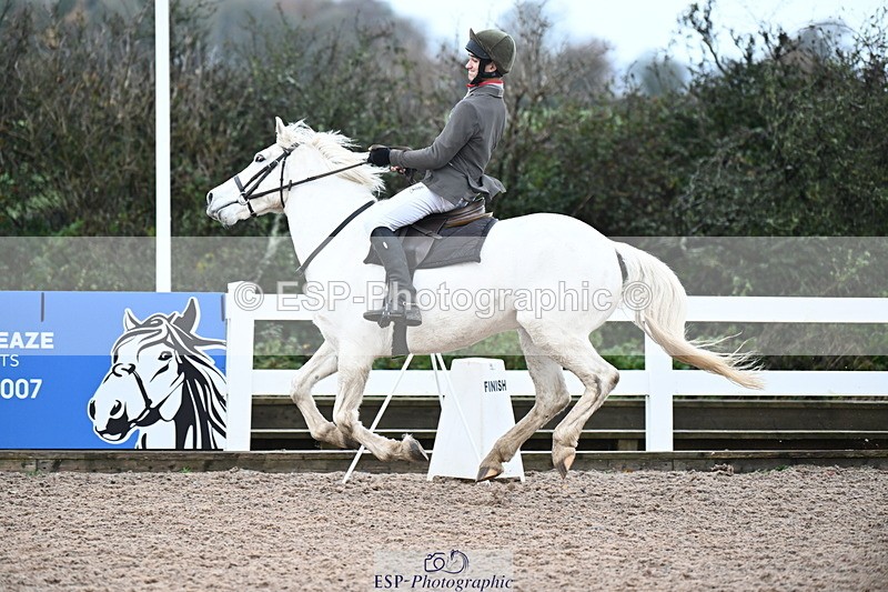 231118A-105531-01573 - Cls 5 Discovery & 90cm Open