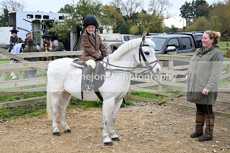 WJ7_5831 - Berks & Bucks - Children's Meet - The Old Farmhouse – Steventon.