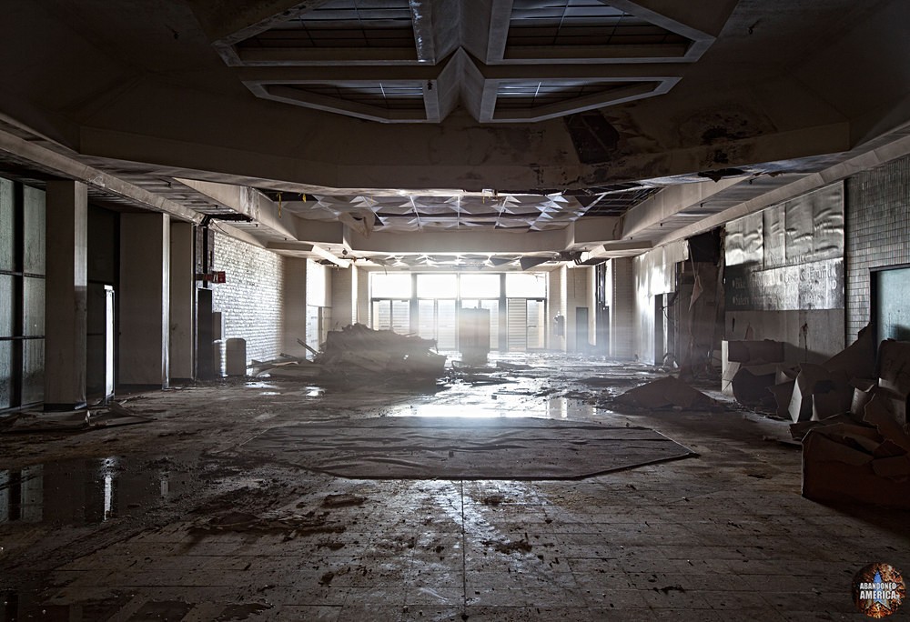 Randall Park Mall (North Randall, OH) | Foggy Entrance - Randall Park Mall