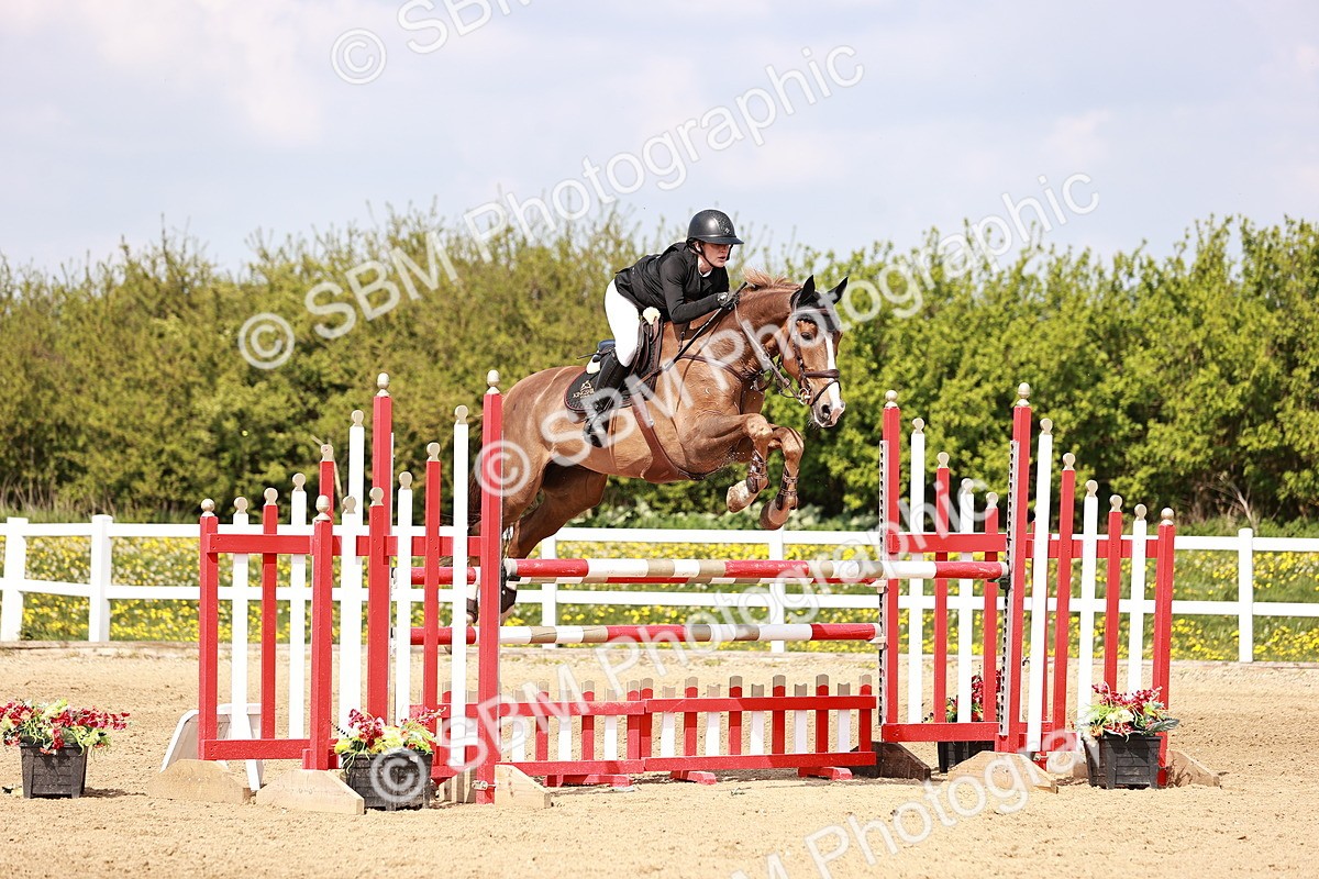  - Class 26 - Senior Foxhunter - 1.20m