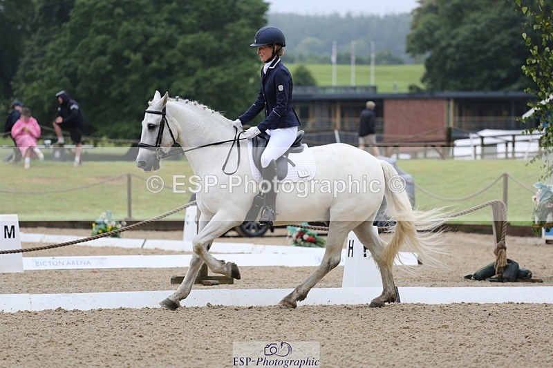 240720-101201-03877 - 125-Sarah_Browne-Domino_Star