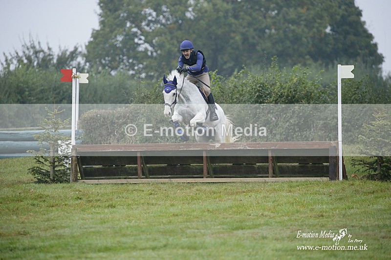 WWHT 171021 0050 - Novice Restricted (0.80m)  17/10/21