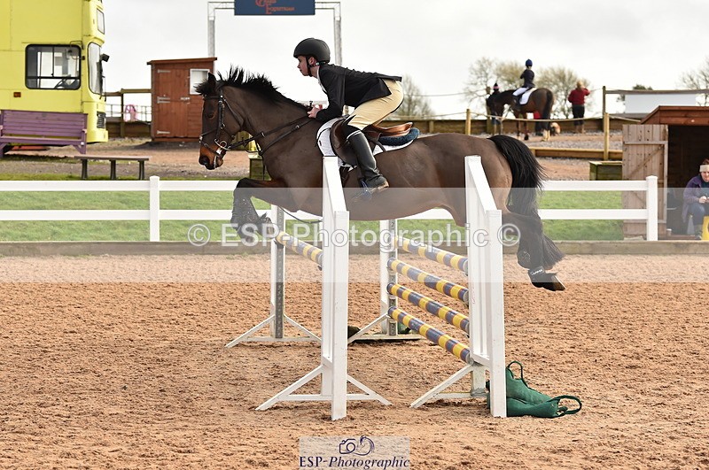 240210A-120922-01103 - Cls 8 Pony Newcomers & 1m Open