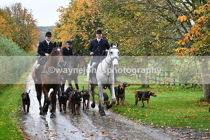 WJ5_6111 - B&B walk back for Hunt Tea !
