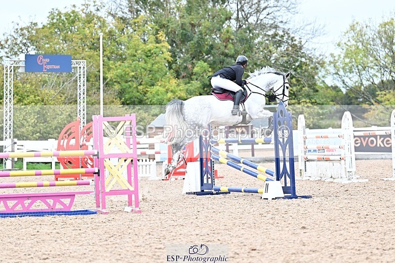 251015-132847-00581 - Cls 4 Newcomers and 1.10m Open