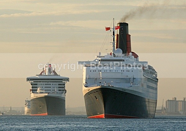 081009 QE2 QM2 IMG_0046 - Cruise Ships