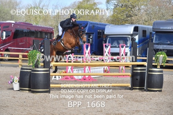 BPP_1668 - CLASS 18 SUN Senior Newcomers/ 1.10m Open