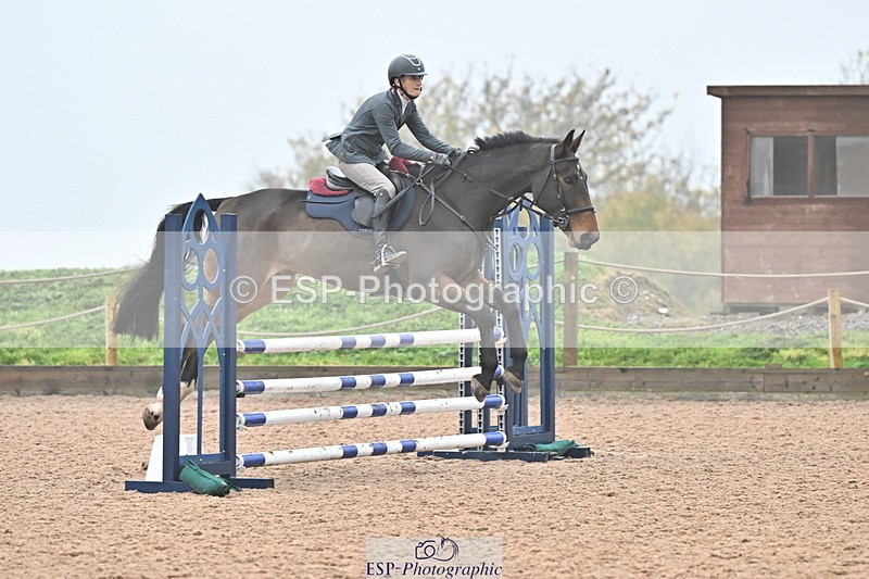 241103A-104351-06731 - SUN Cls 18 British Novice and 90cm Open