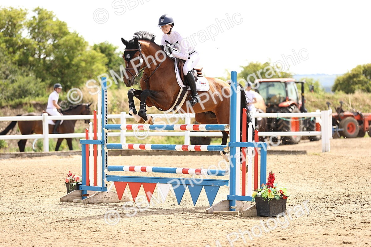 SBM_000450 - Class 15 - Redpost Equestian Senior Foxhunter - 1.20m