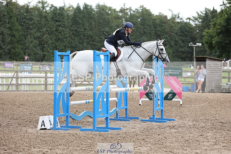 240804-114504-12795 - 455-Nicola_Horsley-Gubbins-RATHNAGREW_GREY_TEX