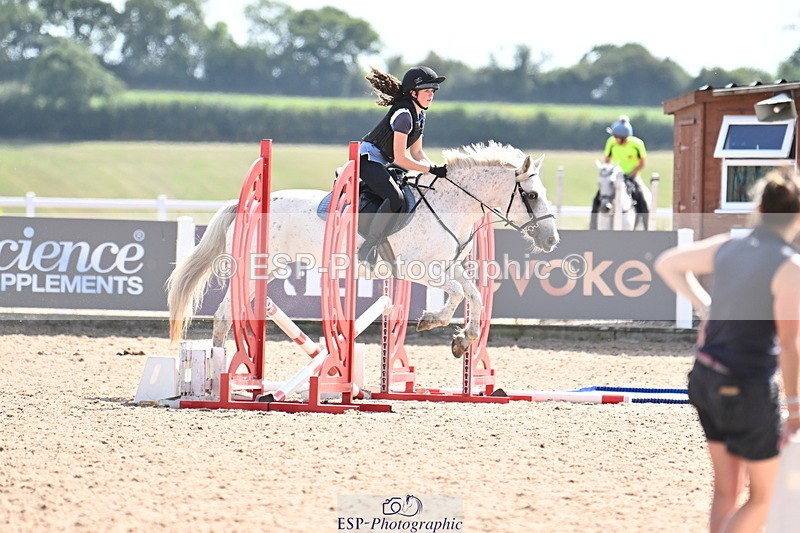 250821B-154110-00584 - Group B - Danielle