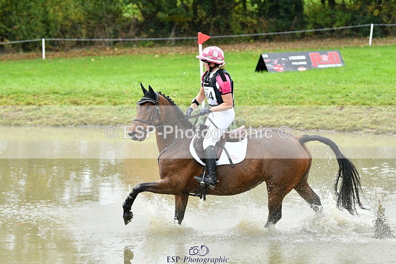 251025A-110925-18662 - E-384-Holly.Horton