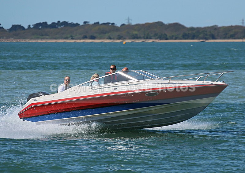 130506 RED  BLUE SPEEDBOAT WT7A9845 - Speedboats