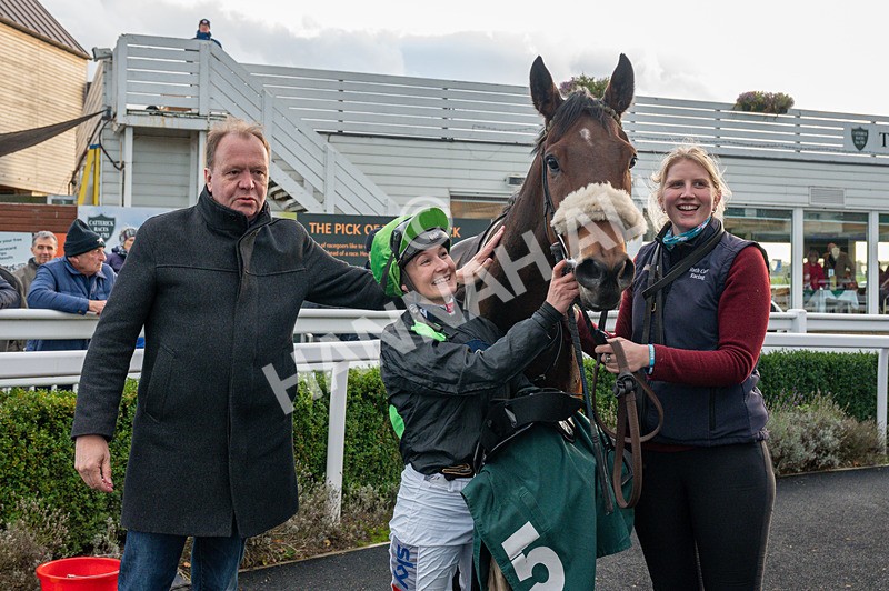 281025-Race 6-The Good Biscuit-8117 - Race 6