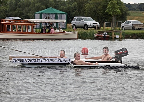 090703 THREE MONKEYS IMG_6948 - HENLEY REGATTA FRIDAY 3rd JULY 2009