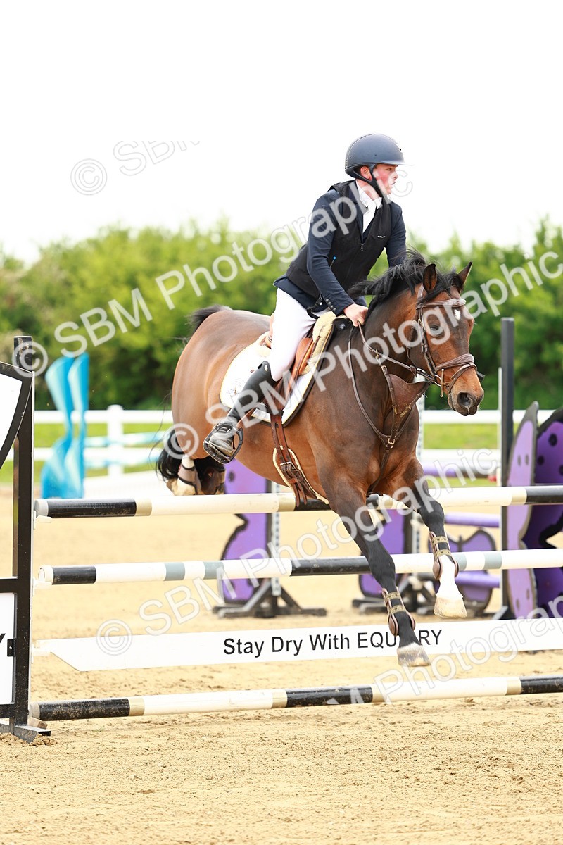 SBM_001099 - Class 4 - Senior Newcomers - 1.10m