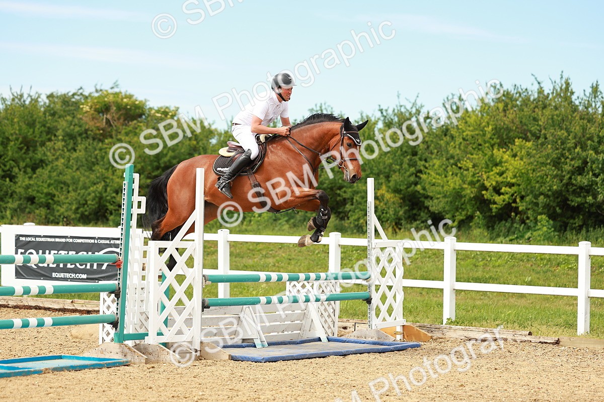 SBM_002282 - Class 4 - Senior Newcomers - 1.10m