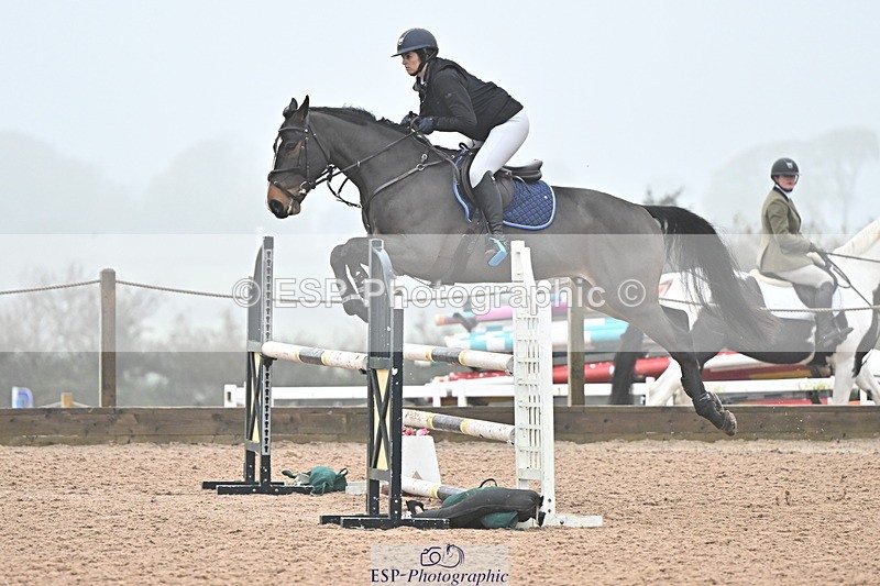 241103A-104633-06747 - SUN Cls 18 British Novice and 90cm Open