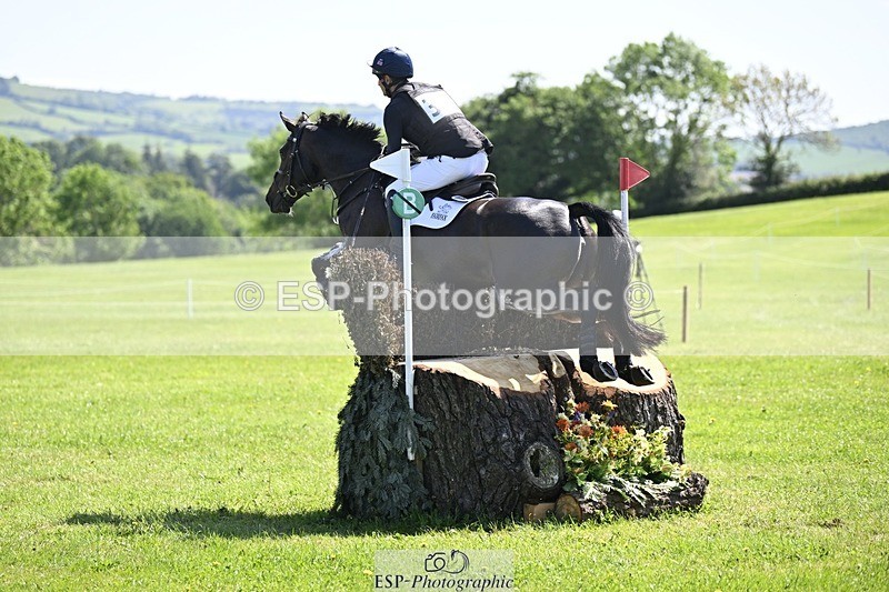 240525-110336-12418 - 325-MIDNIGHT_ENDEAVOUR-Tom_Jackson