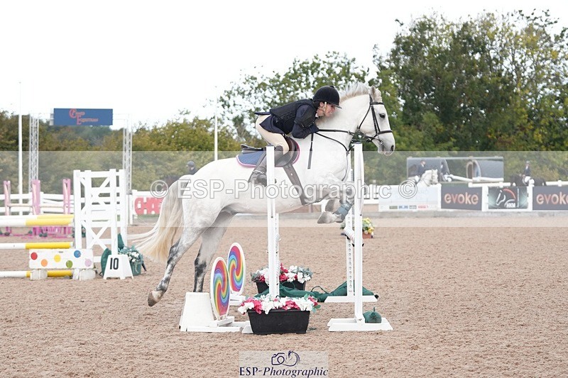 251005-100951-02470 - Cls 22 British Novice and 90cm