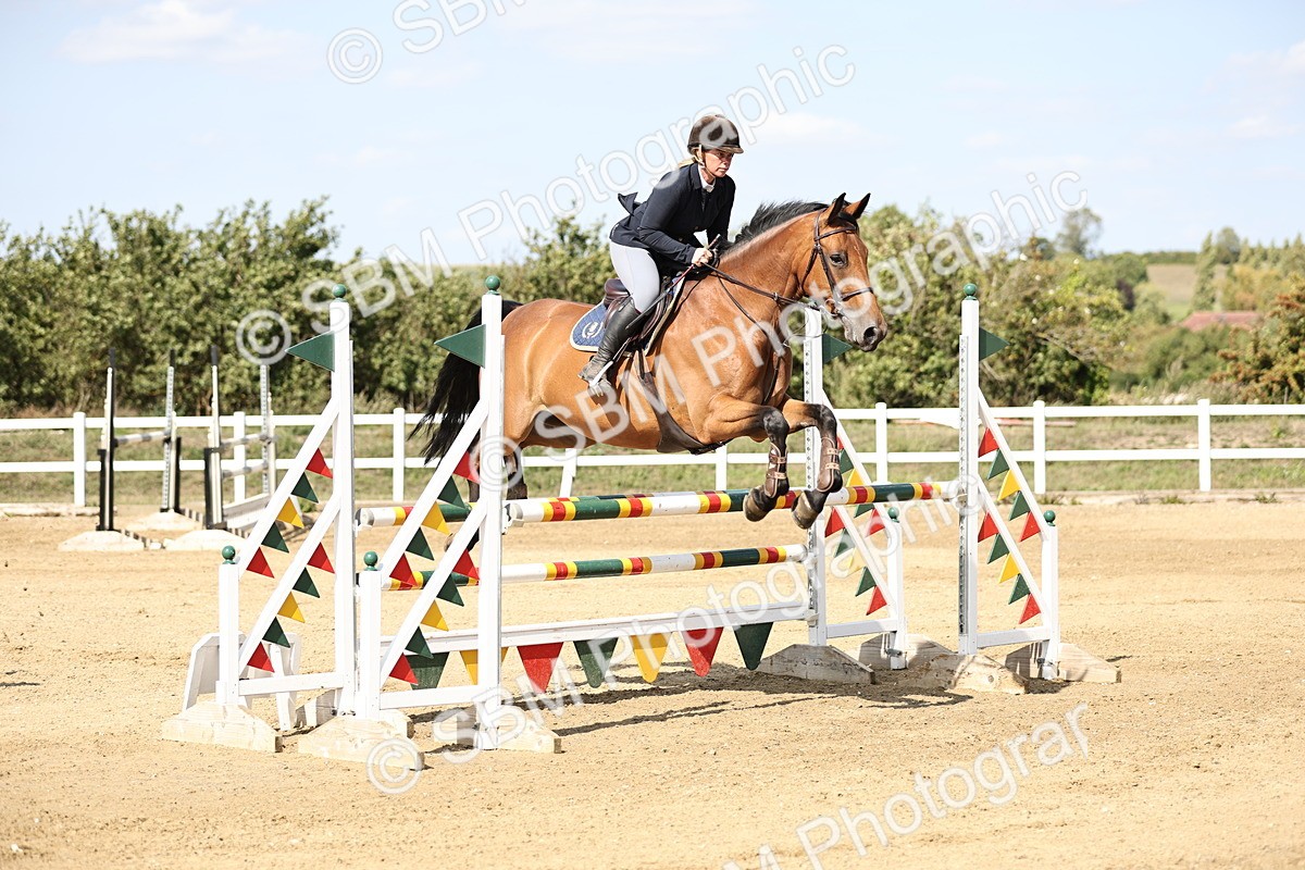 SBM_005073 - Class 6 = Senior Newcomers - 1.10m Open