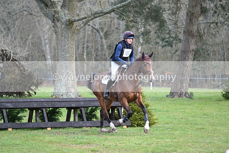 WJ7_0080 - Time 10:13 to 10:38 Times at the Fence