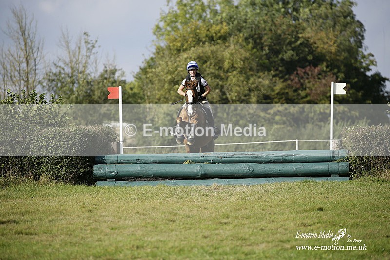  WWHT 171021 3360 - Intermediate (0.90m)  17/10/21