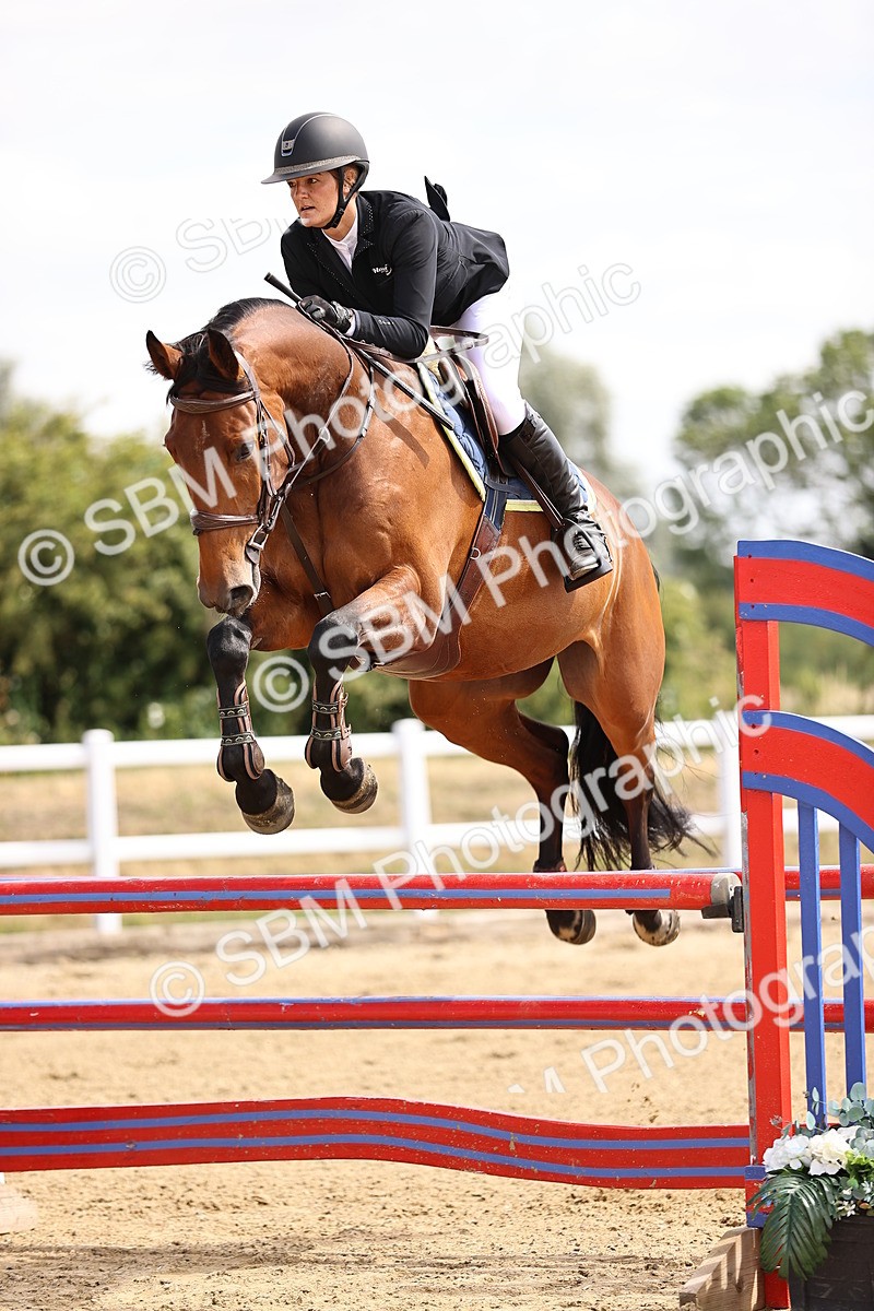 SBM_009732 - Class 8 - Senior Newcomers - 1.10  Open