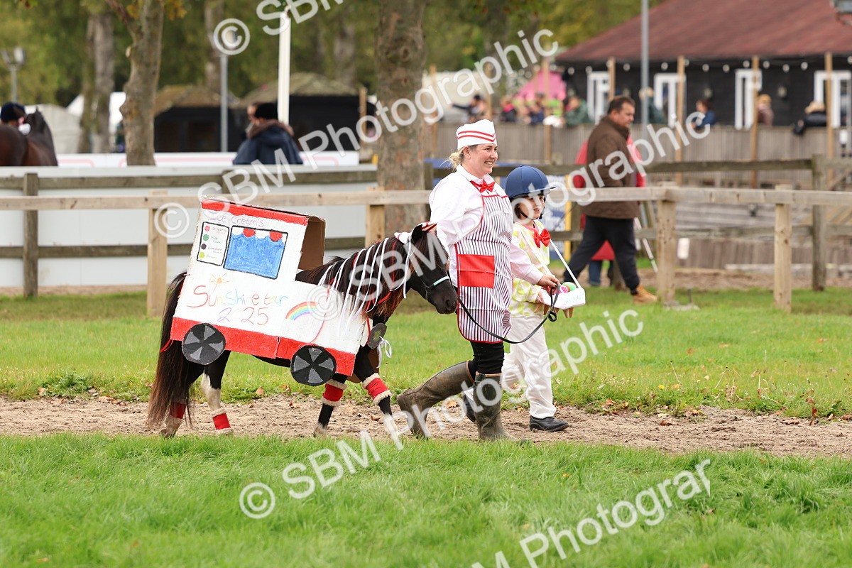 SBM_61607 - S37a - Fancy Dress Showing