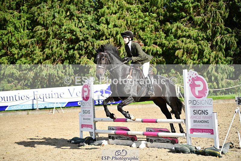 251004A-153753-01906 - Classes 8 & 9 70cm