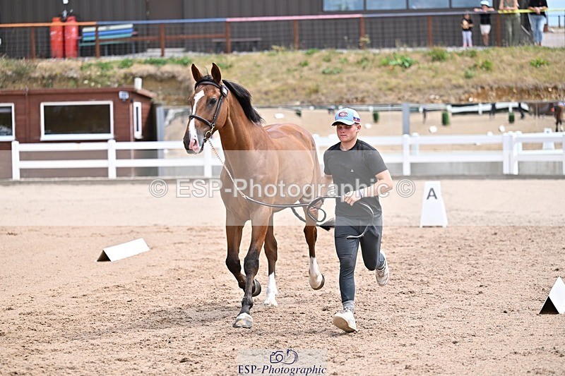 250716-130546-00326 - Trot Up 12.30 to 1.30