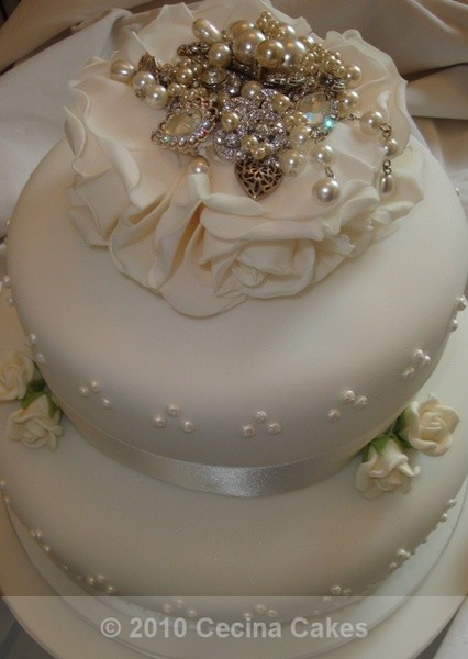  - Vintage Wedding Cake (NEW)