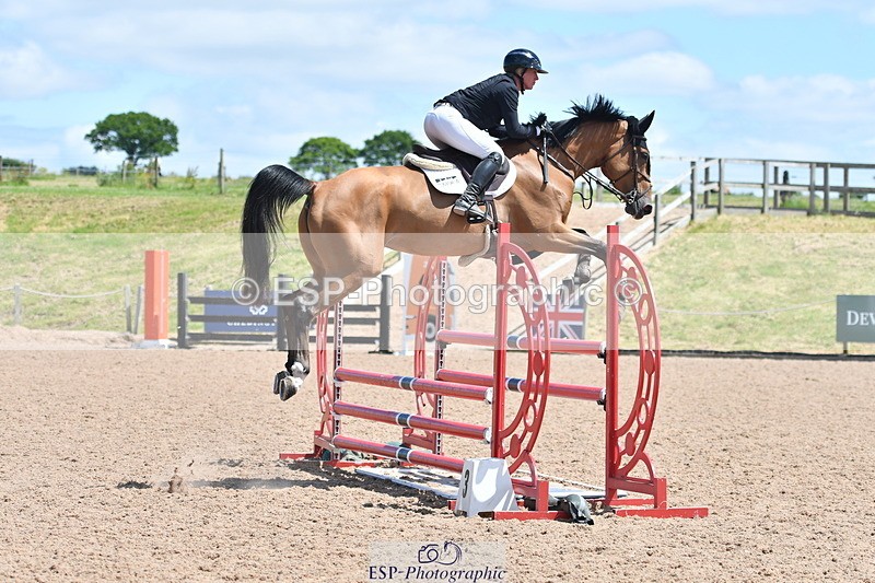 240609A-123307-05218 - Cls 18 Snr Newcomers and 1.10m Open