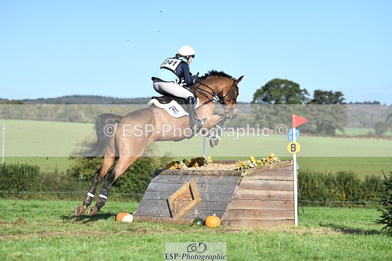 231022-111221-26177 - 241-HILDARE.HERMITAGE-Danielle.Mccormack-XC