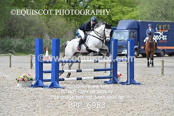 BPP_6983 - CLASS 4 FRI Senior BritiNovice/ 90cm Open