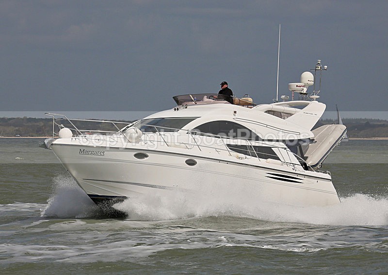140418 MARGARET FAIRLINE PHANTOM 40 WT7A7450 - Flybridge Cruisers