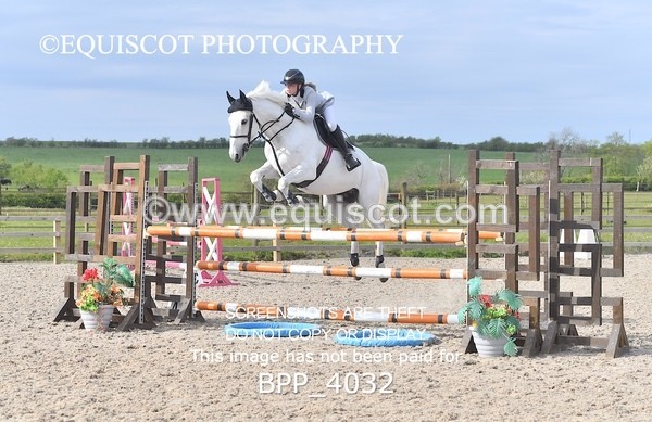 BPP_4032 - CLASS 9 - FRI - Senior Newcomers/ 1.10m Open