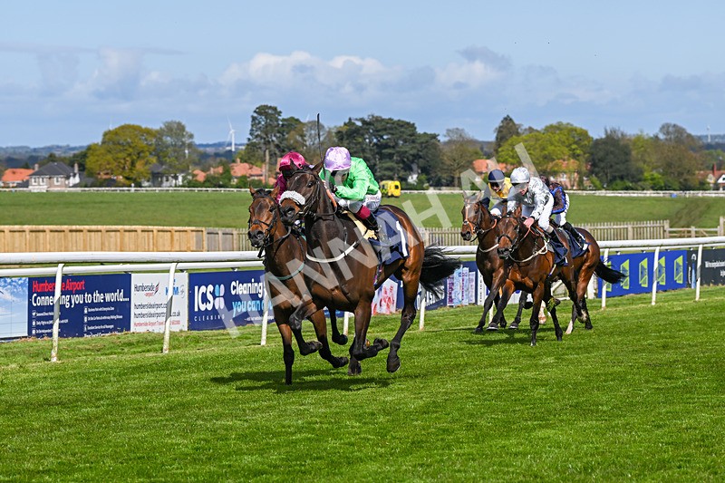 250424-Race 3-Dambuster-0996 - Race 3