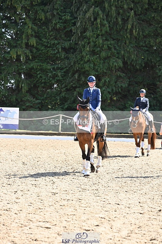 250810A-153057-08099 - Adv Medium SILVER Presentations