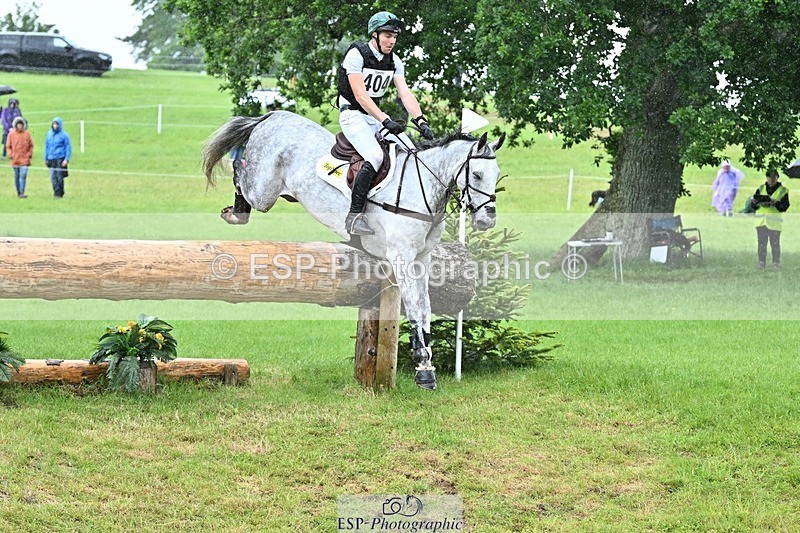 240526-124115-22118 - 404-DEERPAIRC_REVELRY-Max_Warburton