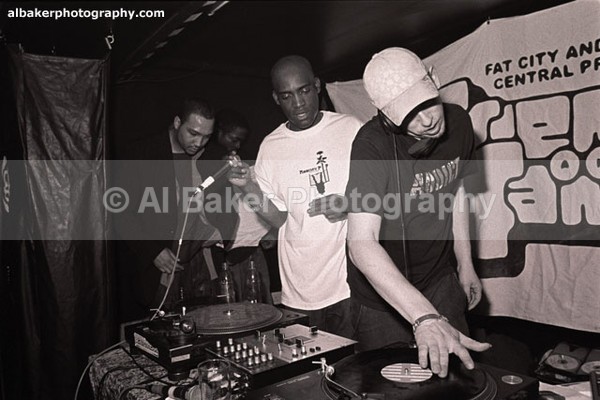 27 rodney-p skitz - Friends-&-Family @ the-roadhouse 12.02.05