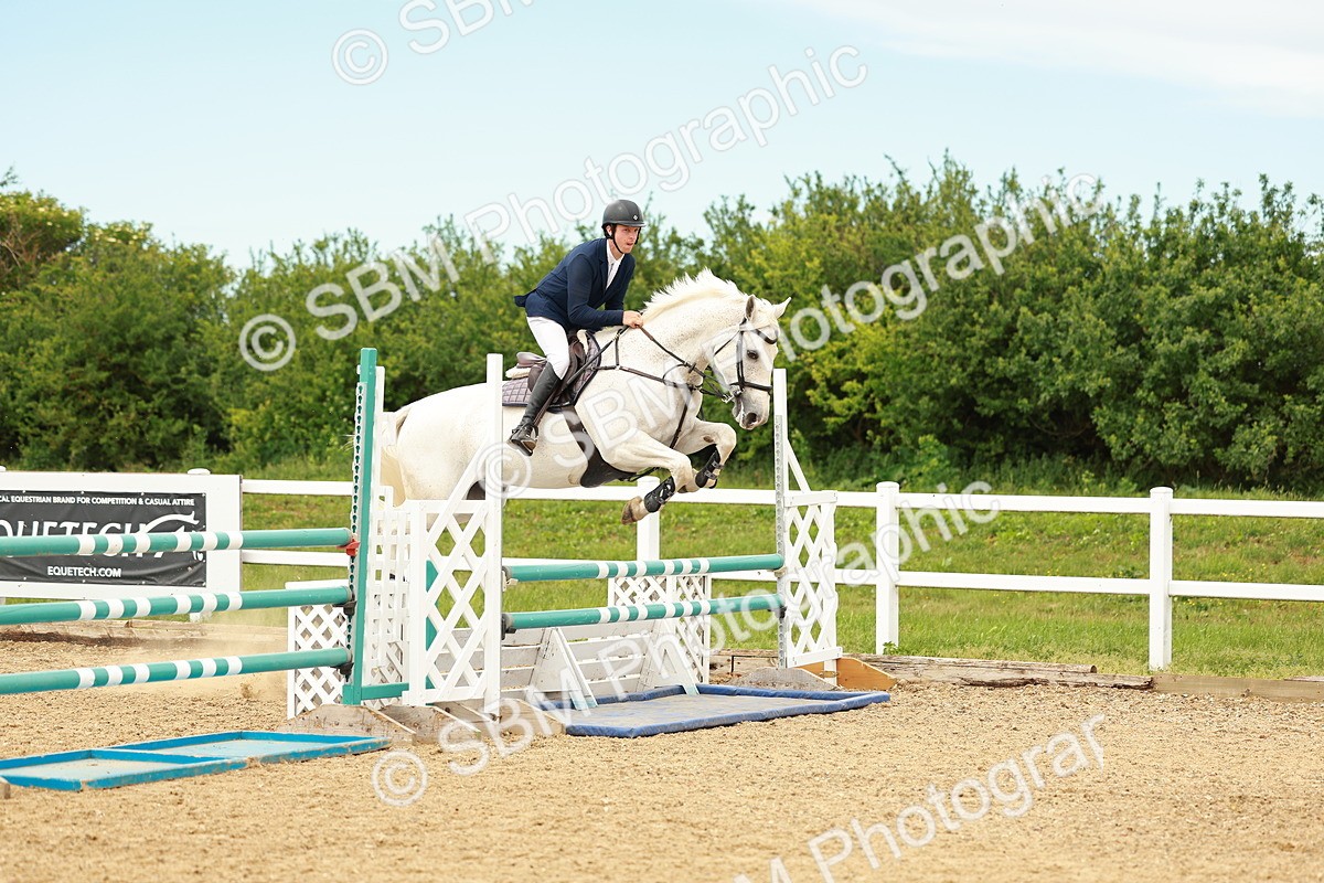 SBM_002090 - Class 4 - Senior Newcomers - 1.10m
