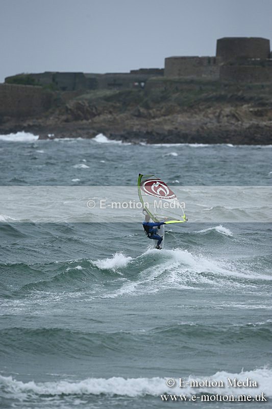 WS 150913-210 - Windsurfing