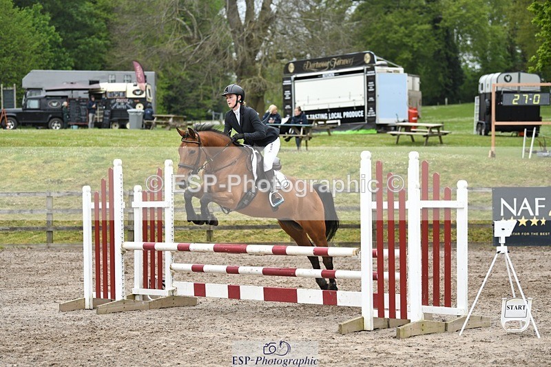 230512-094927-00400 - Cls 10 Snr 85cm Schooling