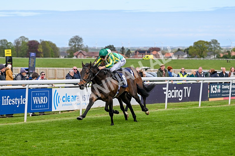 240425-Race 3-Spinning Wheel-1259 - Race 3