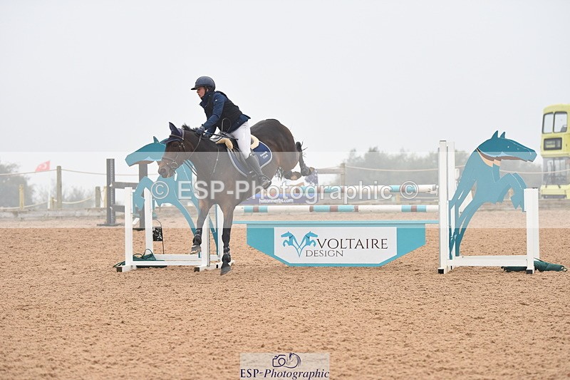 230916A-170652-05764 - Cls 19 Snr 1.10m Derby